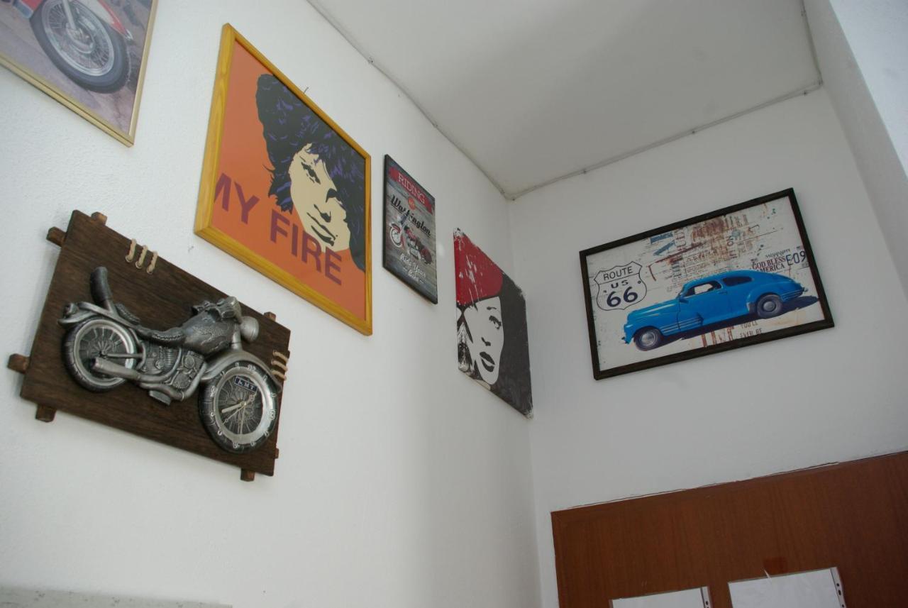 Rooms Tia Baška Voda Buitenkant foto
