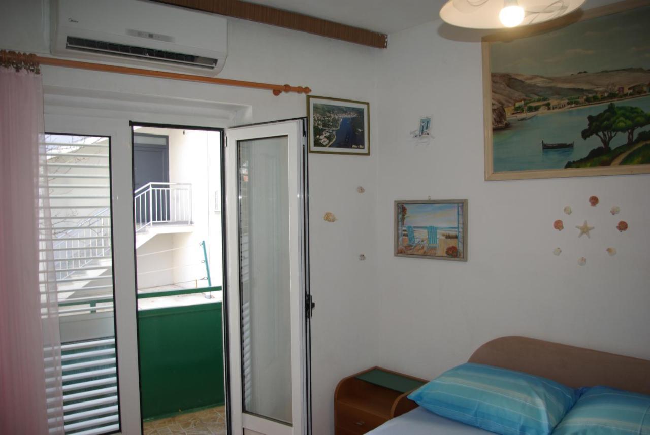Rooms Tia Baška Voda Buitenkant foto