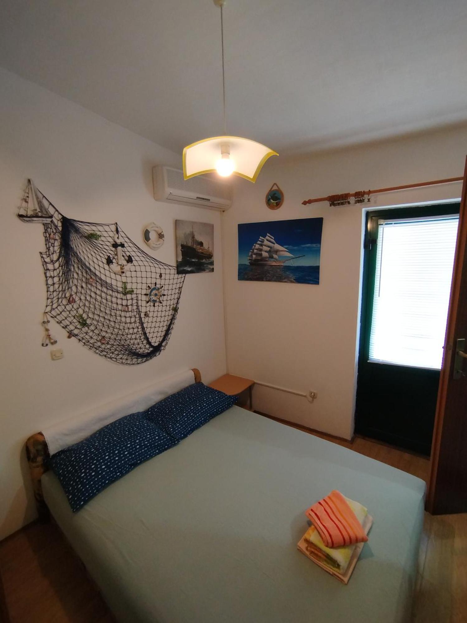 Rooms Tia Baška Voda Buitenkant foto
